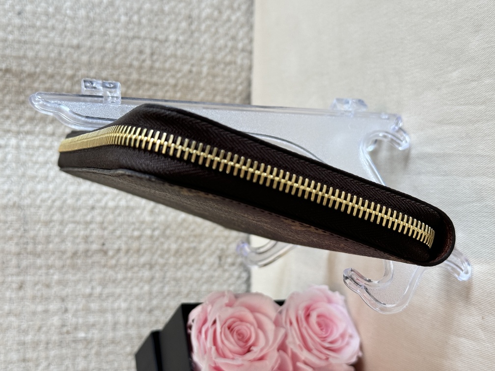 Zippy Organizer Monogram | www.luxuryaccessoires.com